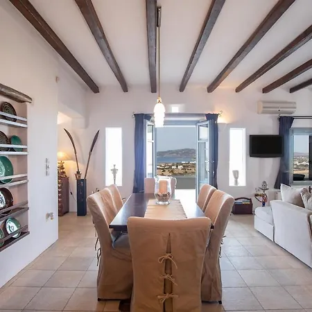 Faragas Luxury Retreat Views *